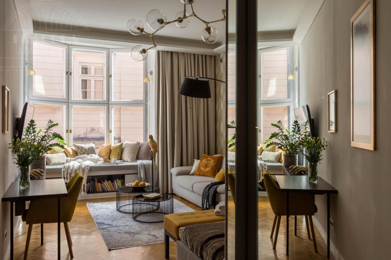 Feniks Fragola Apartments Main Square Krakow Bagian luar foto