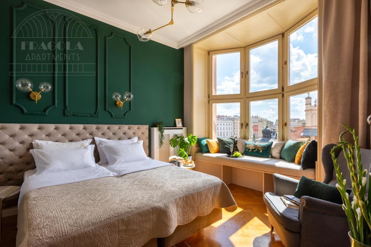 Feniks Fragola Apartments Main Square Krakow Bagian luar foto