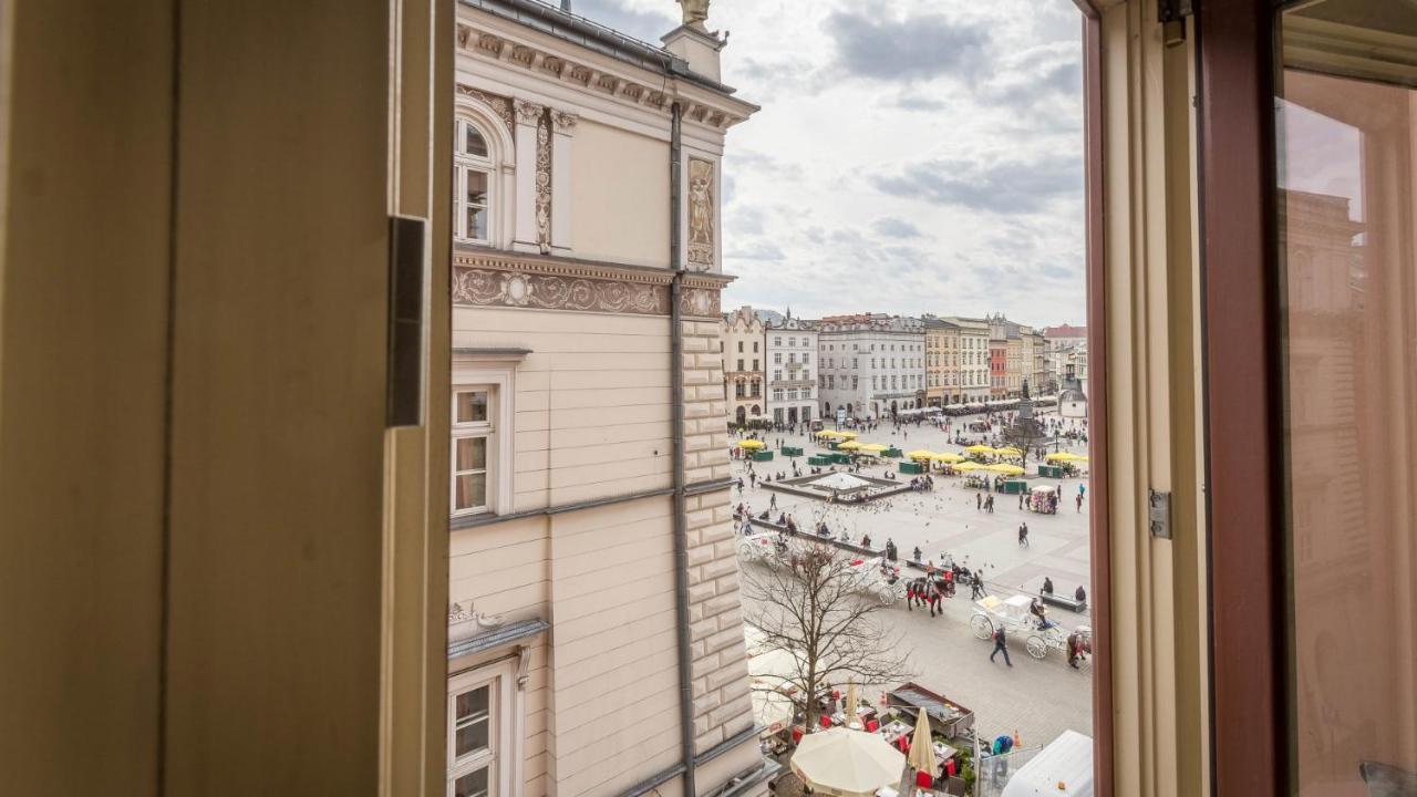 Feniks Fragola Apartments Main Square Krakow Bagian luar foto