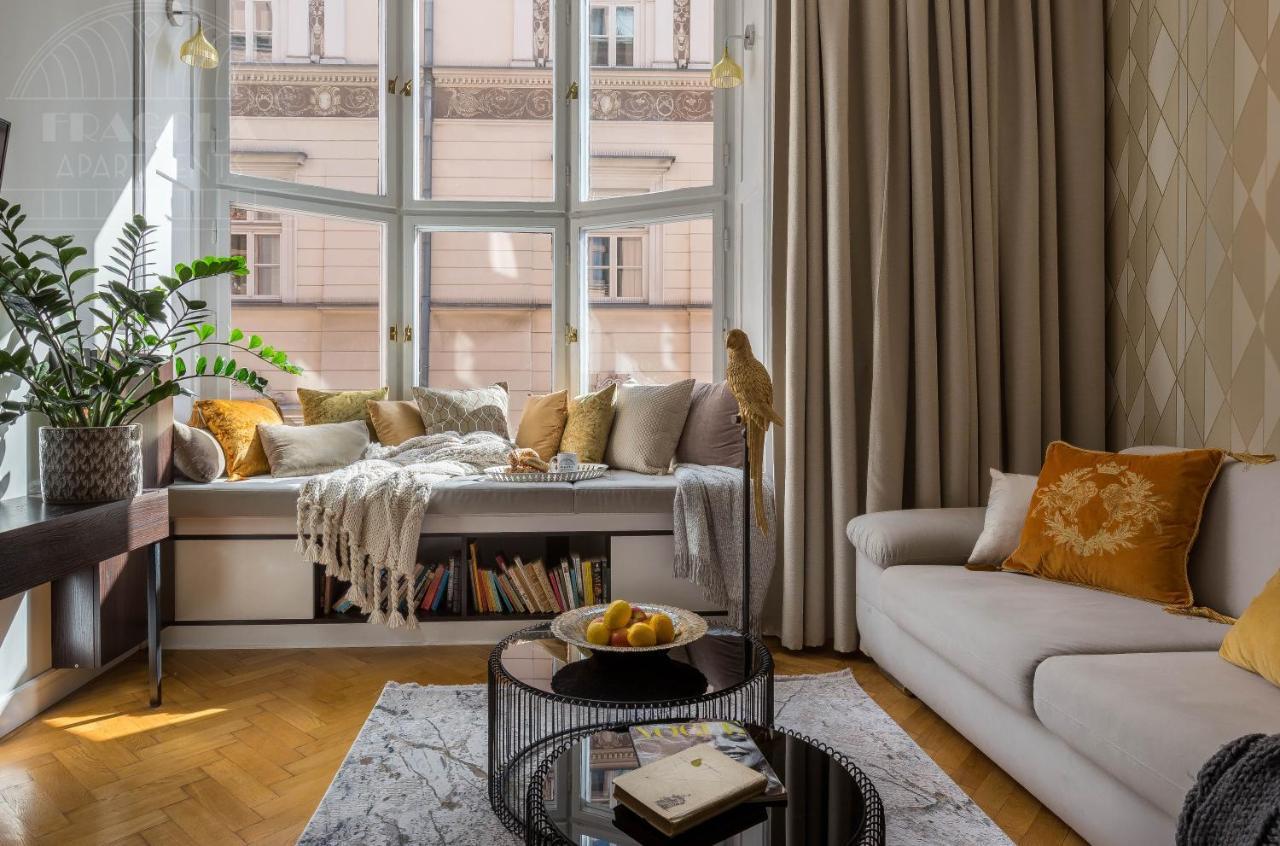 Feniks Fragola Apartments Main Square Krakow Bagian luar foto